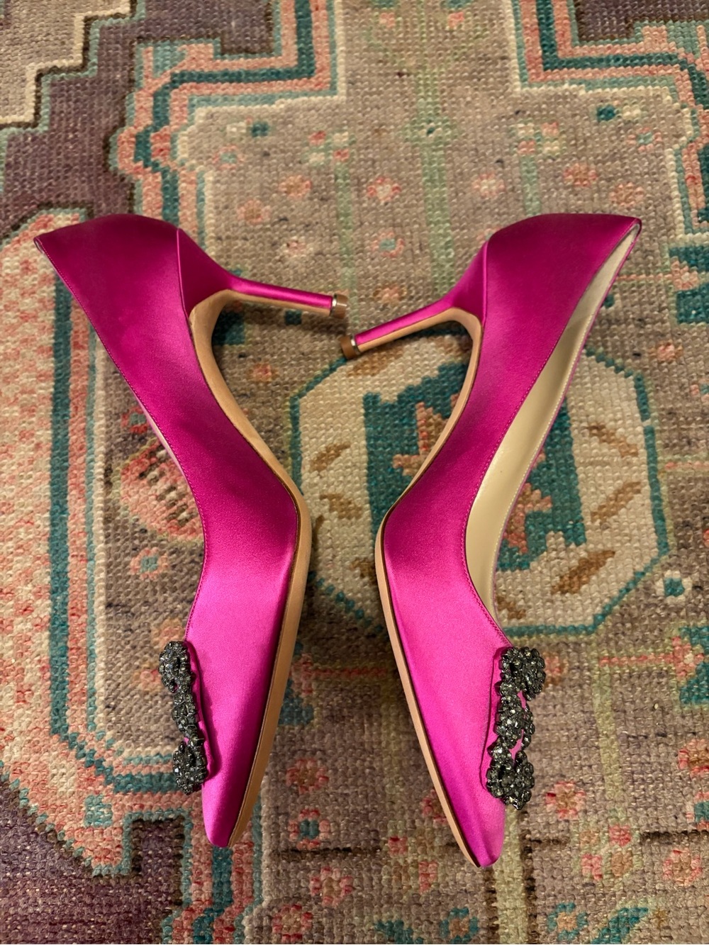 Manolo Blahnik Fuchsia Satin Pointed-Toe Heels - Picture 2 of 4